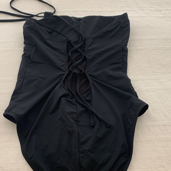 La Blanca Black One-Shoulder One Piece Swimsuit - Picture 2 of 3